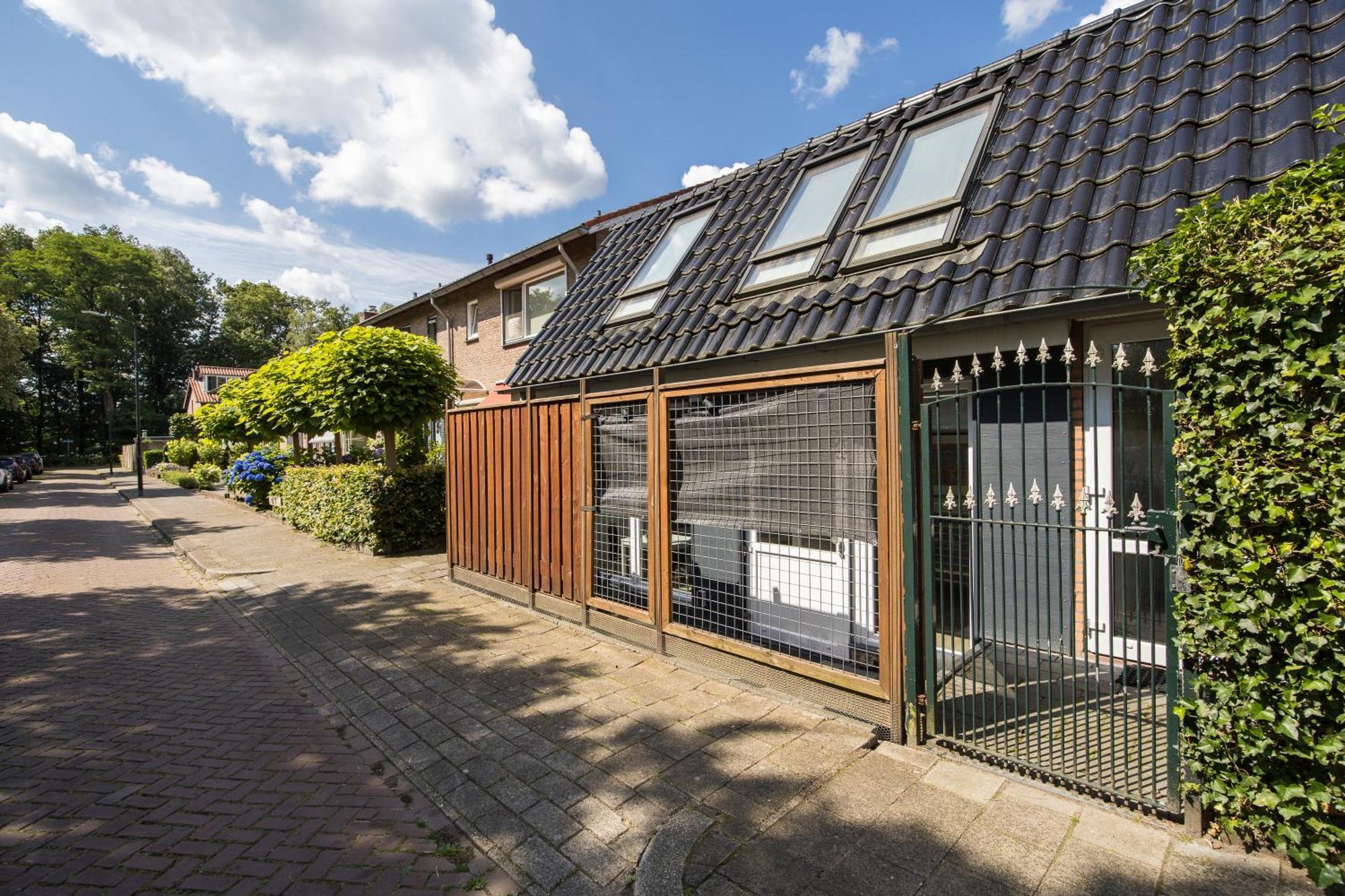 Luxe Wellness Apartment Apeldoorn With Jacuzzi And Sauna Exterior photo